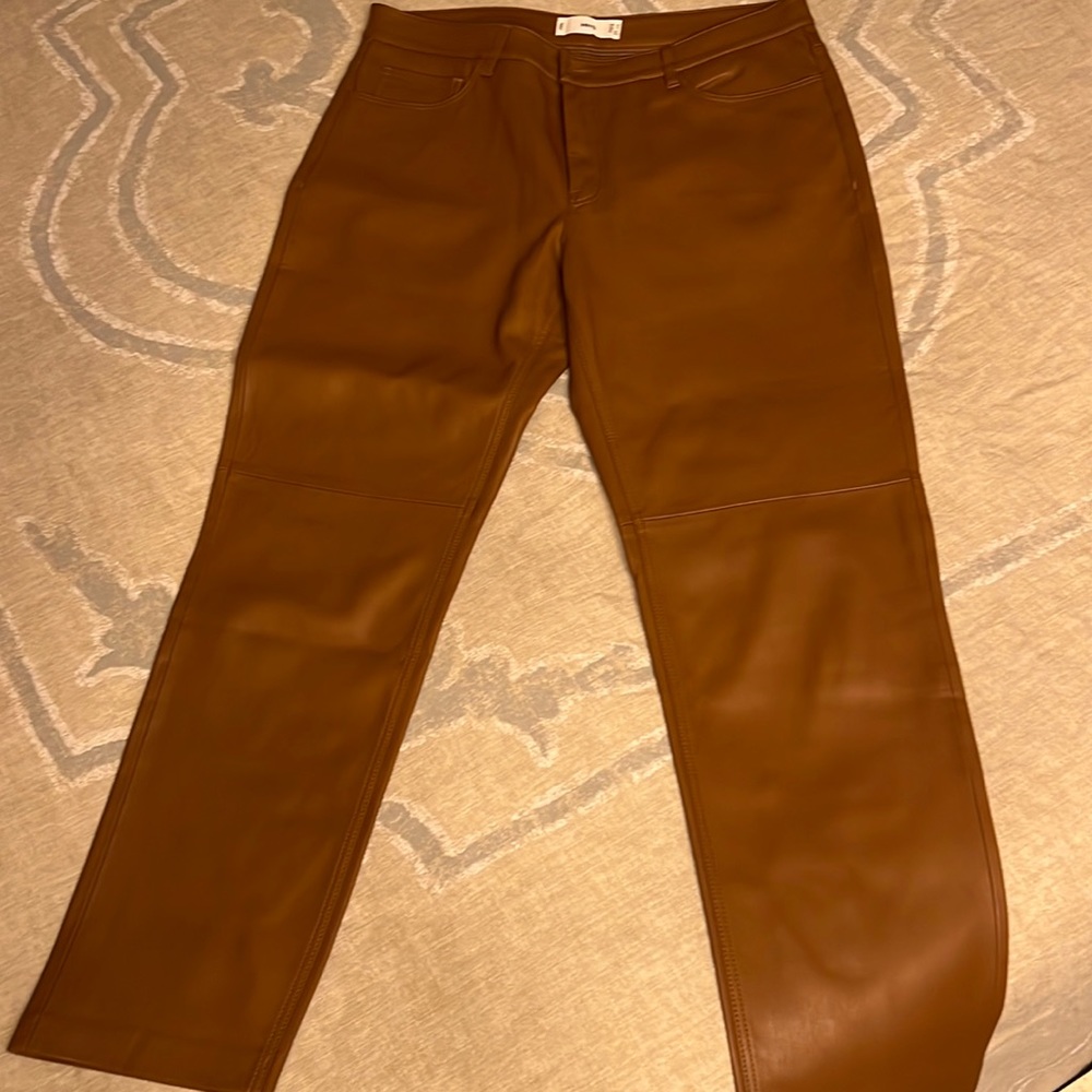 Leather jeans in cognac